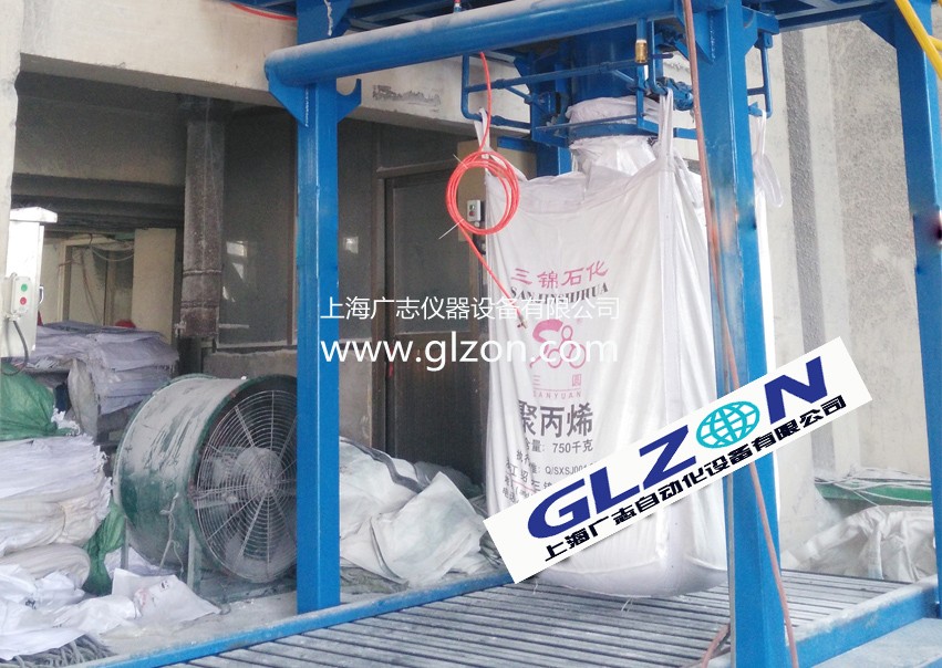 噸袋包裝機在什么情況下需要搭配震實裝置？