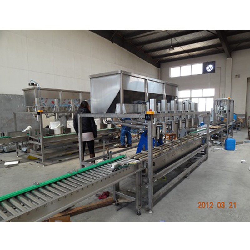 液體灌裝機(jī),稱重灌裝機(jī),定量灌裝機(jī) 液體灌裝機(jī),稱重灌裝機(jī),定量灌裝機(jī)