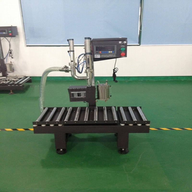液體灌裝機(jī),稱重灌裝機(jī),定量灌裝機(jī) 液體灌裝機(jī),稱重灌裝機(jī),定量灌裝機(jī)