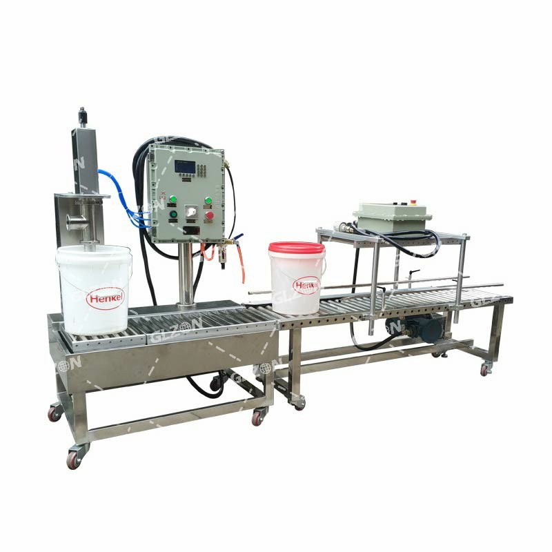 液體灌裝機(jī),稱重灌裝機(jī),定量灌裝機(jī) 液體灌裝機(jī),稱重灌裝機(jī),定量灌裝機(jī)
