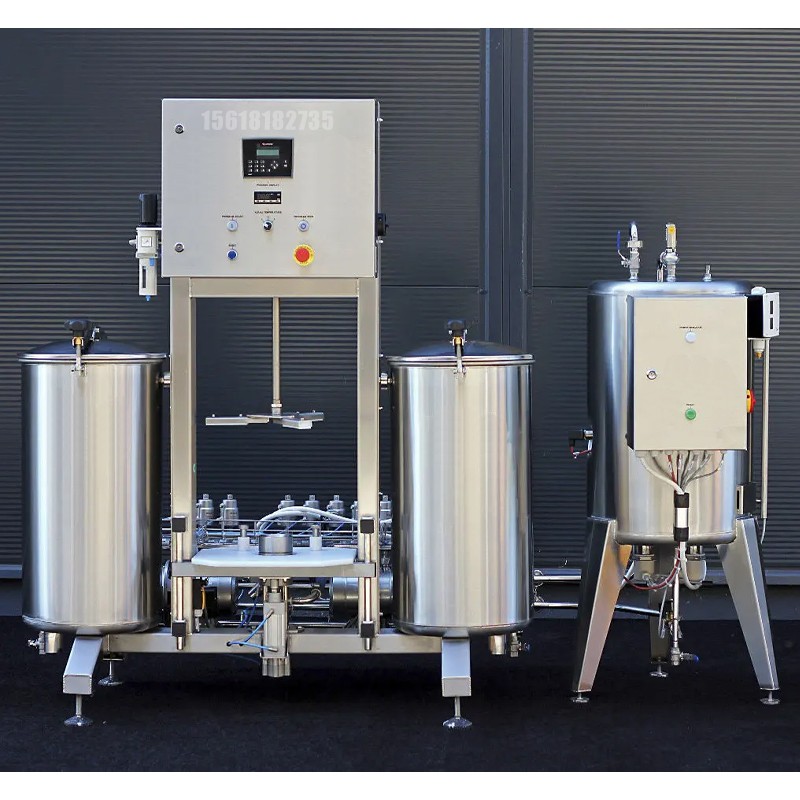 液體灌裝機(jī),稱重灌裝機(jī),定量灌裝機(jī) 液體灌裝機(jī),稱重灌裝機(jī),定量灌裝機(jī)