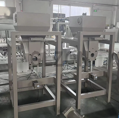 液體灌裝機(jī),稱重灌裝機(jī),定量灌裝機(jī) 液體灌裝機(jī),稱重灌裝機(jī),定量灌裝機(jī)