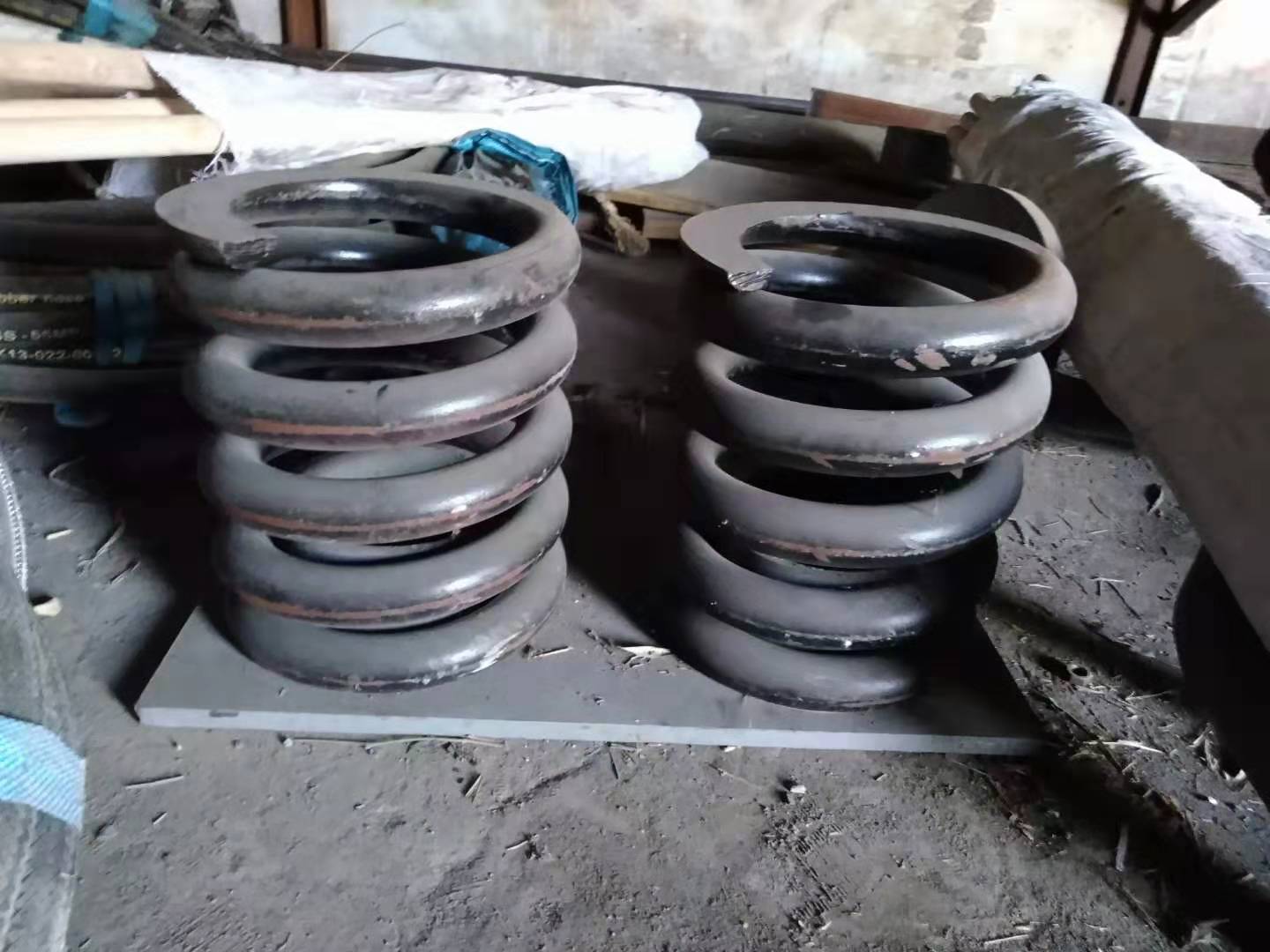 電動篩分機中振動彈簧的作用